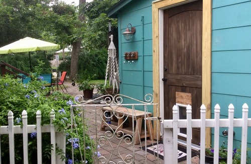 New Braunfels Cottage | Feel local! A Football Field Stroll to Downtown & the River! Pets encouraged!