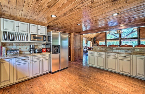 Dolores Cabin | Fish Creek Ranch Lodge with Hot Tub and Game Room