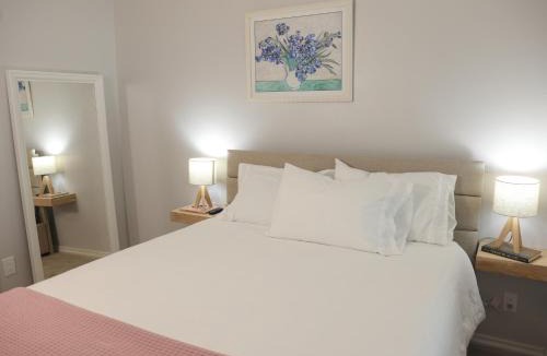 Lochwood House | Flamingo Lane House - Entire House 3BD2BA w Peloton & Tesla Chgr