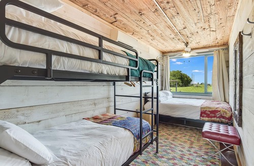 Round Top House | Flophouze Shipping Container Hotel - Houze 5