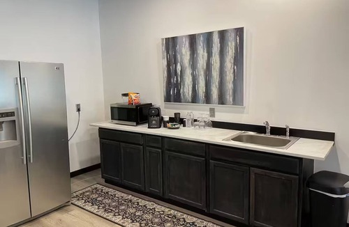 Carlsbad Apartment | Food Truck Court BNB w/breakfast & pool table