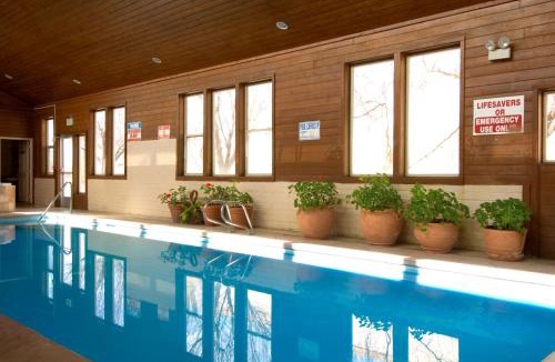 Northeast Santa Fe Resort | Fort Marcy Suites by All Seasons Resort Lodging