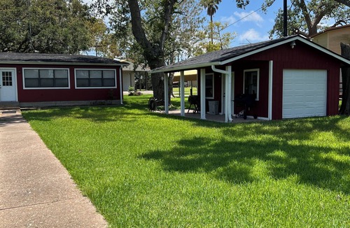 Elmaton House | Four bedroom river house located minutes away from Matagorda, TX and the beach.