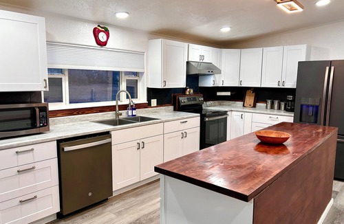 Aztec House | Four Corners Retreat! Spacious 4-bedroom house in Aztec, NM.