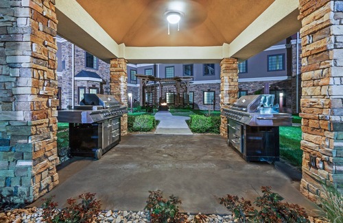 Amarillo Apartment | Free Daily Breakfast, Indoor Pool + Hot Tub Access