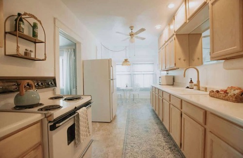 Downtown Albuquerque House | French Tea House in OldTown-Hot Tub-Pet Friendly-No Pet Fees!