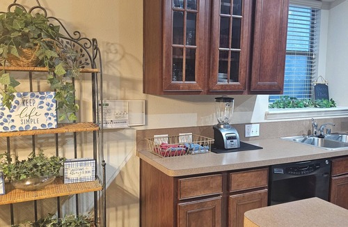 Mesquite House | Fresh Baked Cookies/Brownies with check in from Sweet Vegan Cookie Company