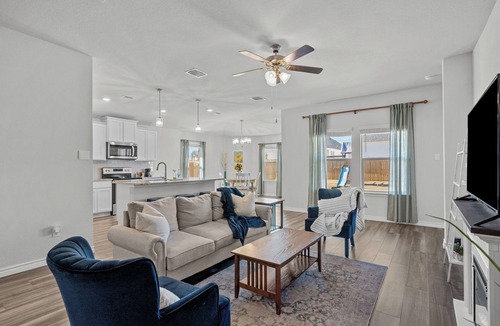 Belton House | Fully furnished 3-bedroom house in sought after Three Creeks in Belton