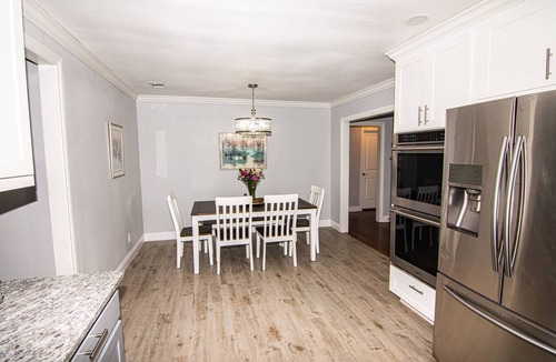 Arlington Heights House | Fully Remodeled Home near Dickie's Arena, Will Rogers and Downtown | Great for Families & Friends