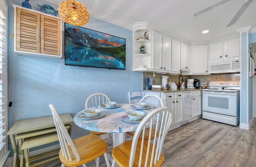 Galveston Condo | Galveston Beach- Popular Suite Gorgeous View of Pool & Gulf 1320