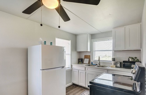 Galveston House | Galveston Vacation Rental: Steps to Sunny Beach!