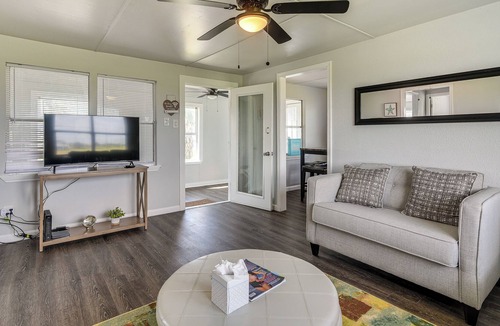 Galveston House | Galveston Vacation Rental: Steps to Sunny Beach!