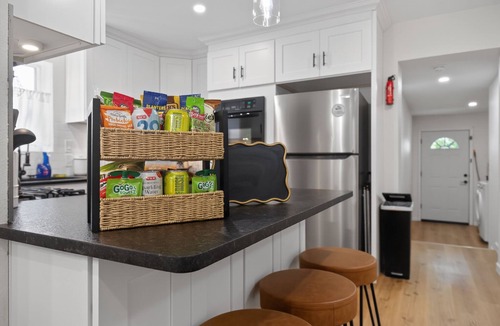 Jefferson House | Game Room + Huge Yard! 6 mi to DT and Pearl Dist