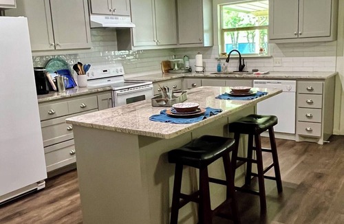 Fort Worth House | Gated Fort Worth Ranch Retreat 3BR - great for Stockyards, Dickies, Downtown