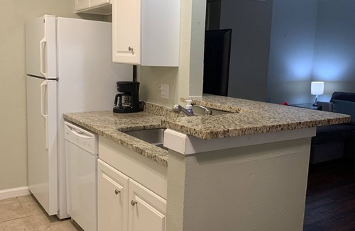 Bay Area Condo | Get it while you can. Feels like home. Roomy condo full kitchen