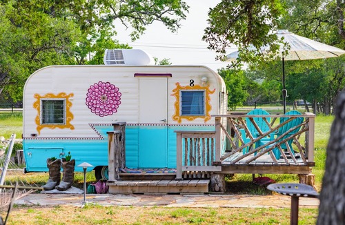 Spicewood House | Glamping in Spicewood TX Hill Country~ The Pearl at Green Acres