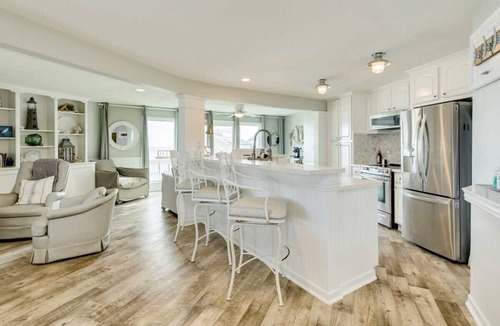 Pirates Beach House | Good Life - Easy Beach Access, Gulf Views, Hot Tub!