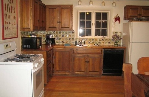 Historic Eastside Apartment | GORGEOUS 1880 ADOBE. 1200 SQUARE FT. 3 BLOCKS TO CANYON RD. WALK TO EVERYTHING.