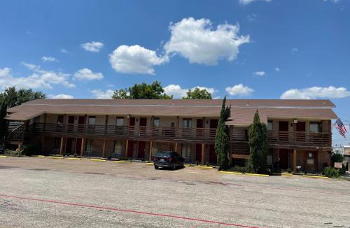 Granbury Hotel | Granbury Inn and Suites