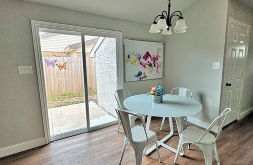 The Colony House | Grandscapes! Centrally located near The Colony Shoreline, No Chores