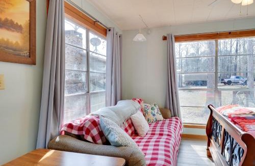 Hemphill Apartment | Great for Fishing! Lakefront Studio in Hemphill