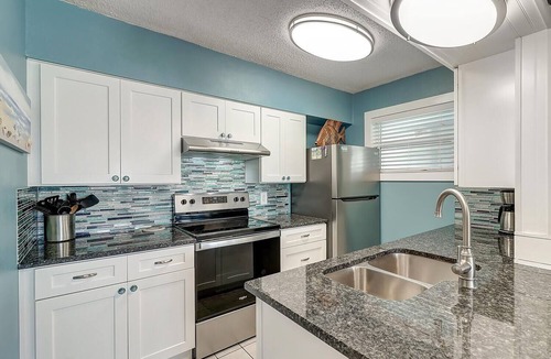 Port Aransas Condo | Great views, swimming pool, boardwalk to the beach, picnic tables, play area, co