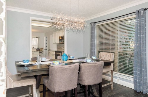 Bedford House | Green Belt cul-de-sac with hiking trail in the heart of the city. 5 Miles -DFW
