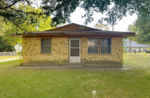 Groveton House | Groveton Country Cottage. In the Heart of Historic Trinity County. Sleeps 7