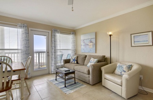 Galveston Condo | Gulf View Beach Condo- Popular Location- steps to the beach (2318)