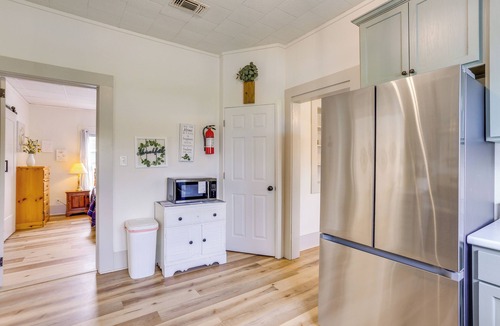 Lufkin House | Half-Mi to Dtwn Lufkin: Charming & Spacious Home!