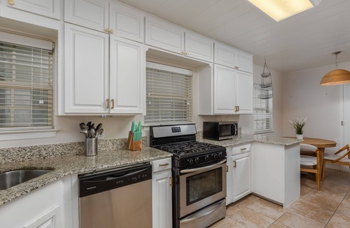 Arlington Heights House | Haven Hospitality in Cultural District 30+ Day Rental