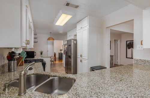 Arlington Heights House | Haven Hospitality in Cultural District 30+ Day Rental