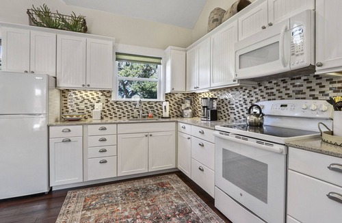 Dripping Springs House | Haydon Cottage I Romantic, Dripping Springs