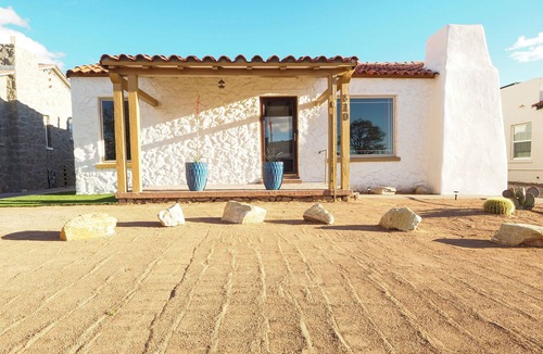 El Paso House | Heart of Kern - w/fast wifi 609Mbps - Full Kitchen - Child Safe - Pets Ok -