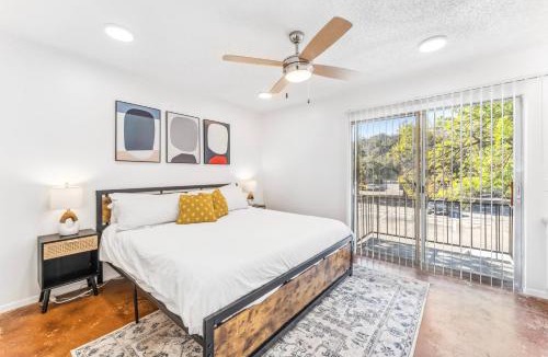 Bouldin Apartment | Heart of SoCo 2BR and 1BR King Suites with Free Parking, Pool, and Laundry Center