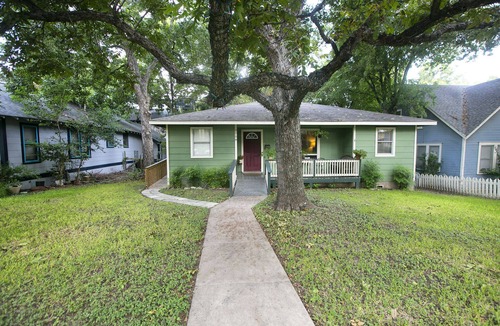 Bouldin House | Heart of SoCo Private Suite: Uncommon Luxury, Unbeatable Location, Unusual Value