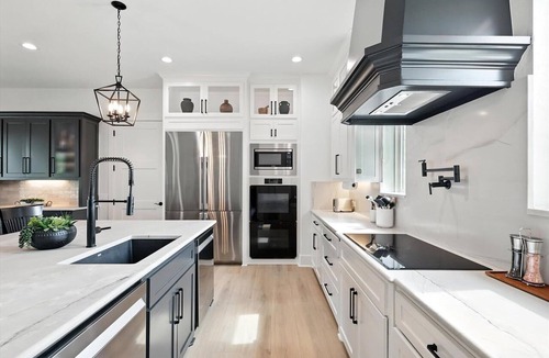 Gainesville House | Heavenly Retreat – 5BD/5.5BA of Waterfront Living