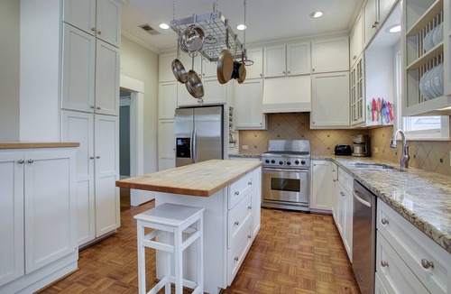 Houston Heights House | Heights VRBO since 2016. Five stars. New GREEN exterior paint color April 2026