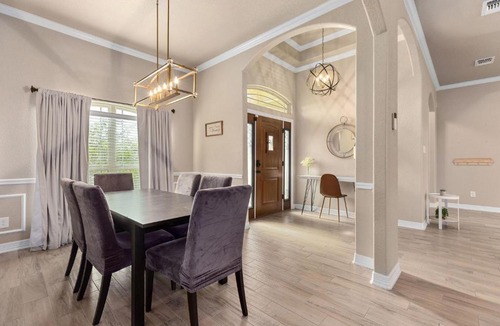 Killeen House | HH 7BD Home Family Group Friendly Parking for 9 - Professionally Managed By Stay Albatross