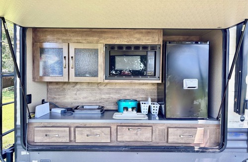Burton House | Hidden Anchor Retreat -Quiet Glamping Escape Near Lake Somerville TX