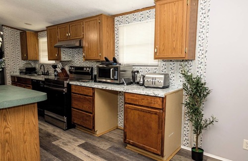 Huntsville House | Hidden Creek Guest Wing, Private 3BR Retreat Sleeps 10