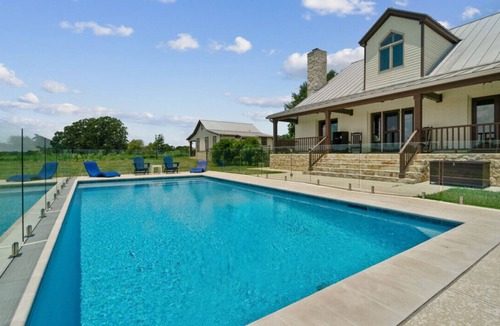 New Ulm House | Hidden Gem: Countryside Retreat w/Pool
