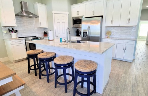 Bella Vista House | Hidden Pearl-4 BR/3 Bath House, Great Views, Shared Pool/Hot Tub, Small Dogs OK