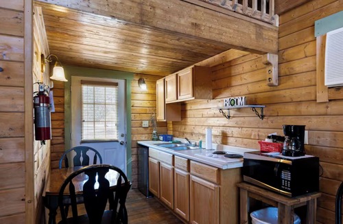 Medina Cabin | Hideaway Cabin #14-19: Texas Hill Country Resort/w Pool