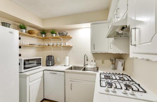 Kennard House | Hike, Fish & Swim: Nat'l Forest Home in Crockett