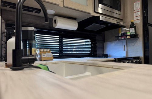 Spring Branch RV Rental | Hill Country Bear Retreat