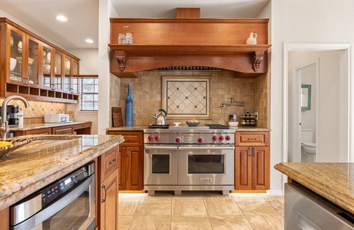Dripping Springs House | 🌄 Hill Country Estate with Pool, Hot Tub + Game Room | Mystic Enchantment ✨
