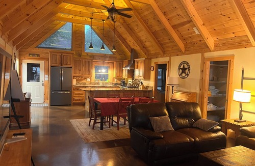 Florence House | Hill Country Ranch Retreat, Pool, Views, Sleeps 16+, Weddings & Family Groups