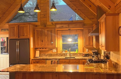 Florence House | Hill Country Ranch Retreat, Pool, Views, Sleeps 16+, Weddings & Family Groups