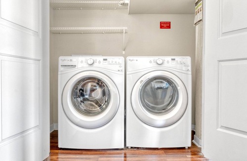 Barton Heights Apartment | Hip Barton Springs 1BR w/ Gym, Pool & W/D, nr Zilker, by Blueground